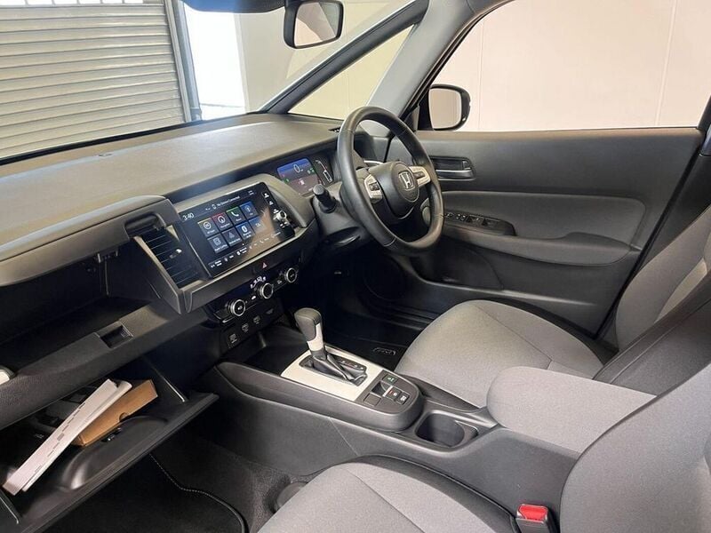 Used Honda Jazz Elegance 122 HP (89 kW) 2024 Sunlight white Hatchback