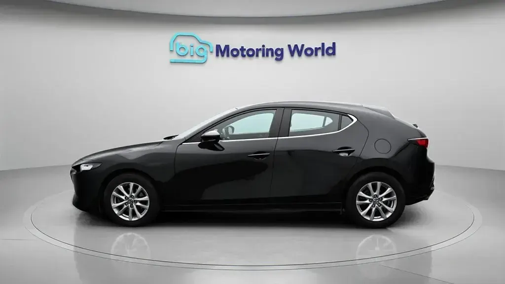 Usado Mazda 3 122 CV (89 kW) 2022 Negro Utilitario