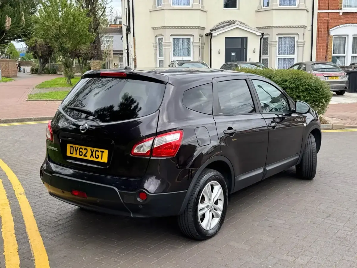 Second-hand Nissan Qashqai +2 Acenta 117 CP (86 kW) 2012 Negru SUV