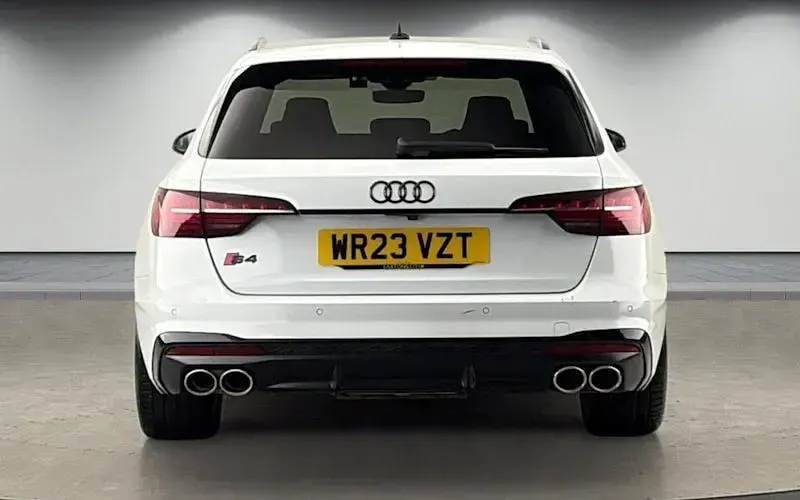Used Audi S4 Advanced 341 HP (250 kW) 2023 Glacier white Estate