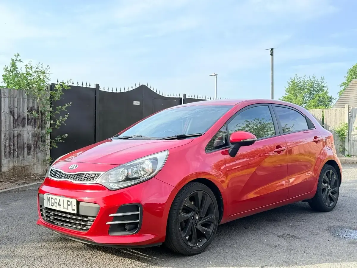 Used Kia Rio 89 HP (65 kW) 2015 Red Hatchback