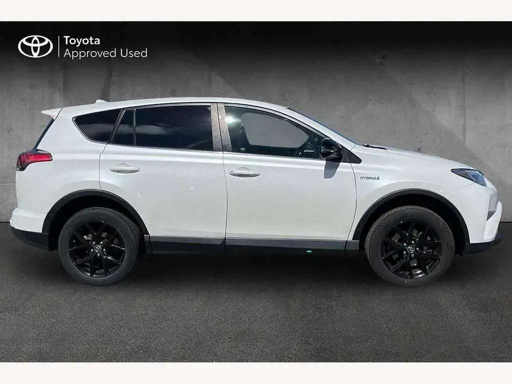 Used Toyota RAV4 Hybrid 197 HP (144 kW) 2018 Pure white SUV