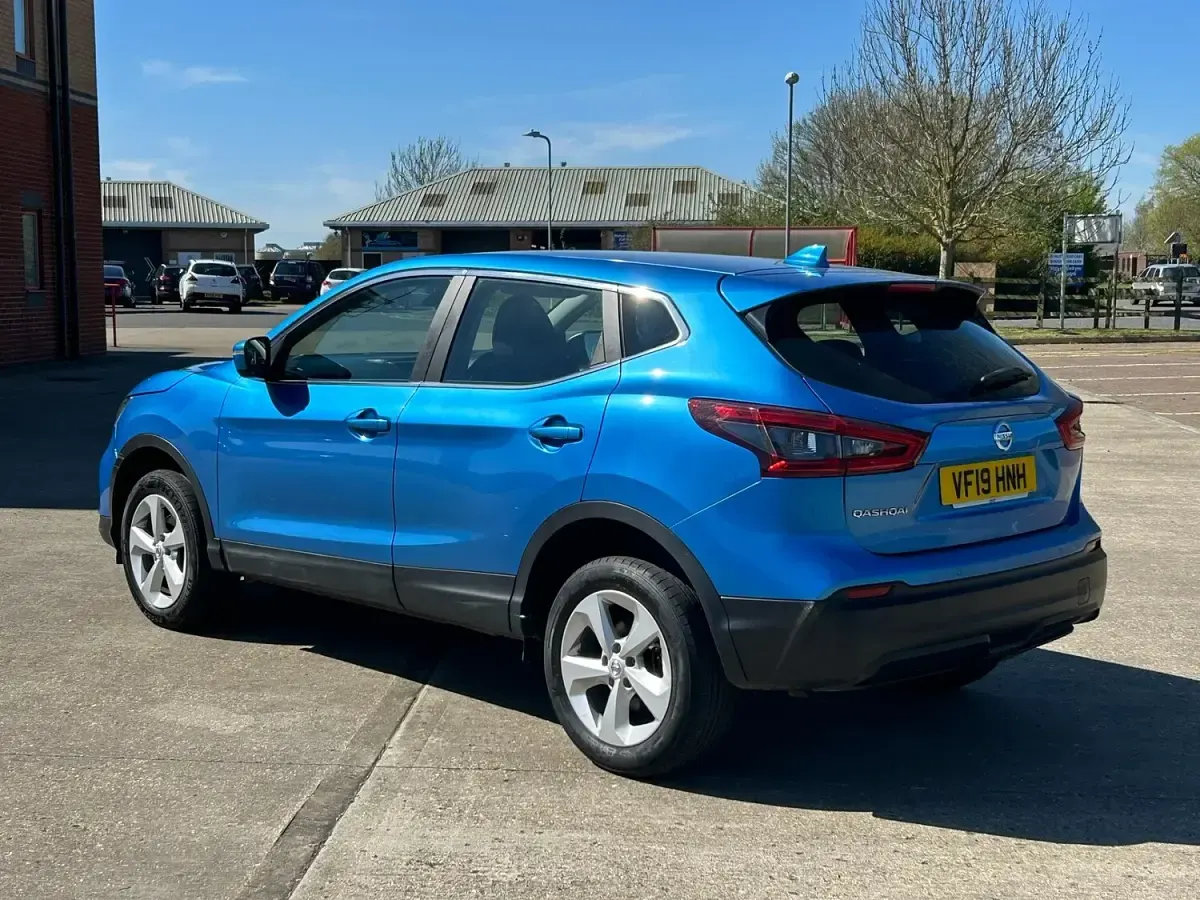 Used Nissan Qashqai Acenta Premium 115 HP (84 kW) 2019 Blue SUV