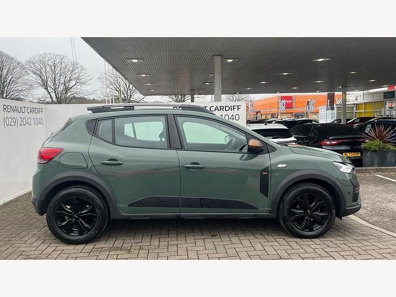 Used Dacia Sandero Extreme 2024 Green Hatchback