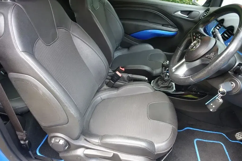 Used Vauxhall Adam S 70 HP (51 kW) 2017 Blue Hatchback