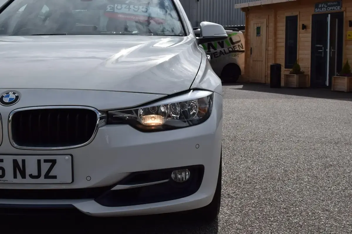 Used BMW 320 Sport Line 2015 White Sedan