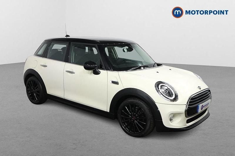 White Used 2018 Mini Cooper Hatch Hatchback | £14,149 (Fair price) - Image 1/4
