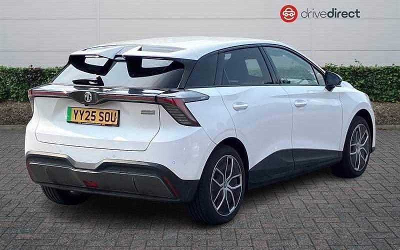 Used MG MG4 EV Trophy 150 kW (204 HP) 2024 Solid  arctic white Hatchback