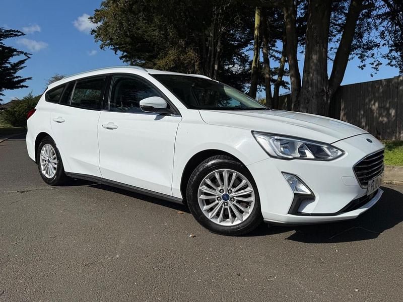 Used Ford Focus Titanium 120 HP (88 kW) 2019 White Estate