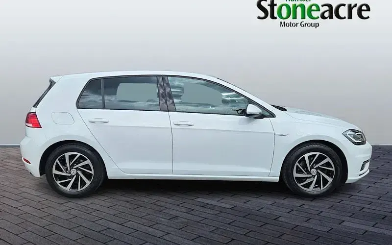 Used VW Golf VIII Edition 131 HP (96 kW) 2020 White Hatchback
