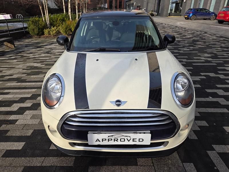 Used Mini Cooper D Hatch 2015 White Hatchback