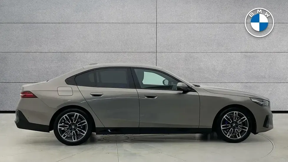 Used BMW 520 M Sport 205 HP (150 kW) 2025 Grey Sedan