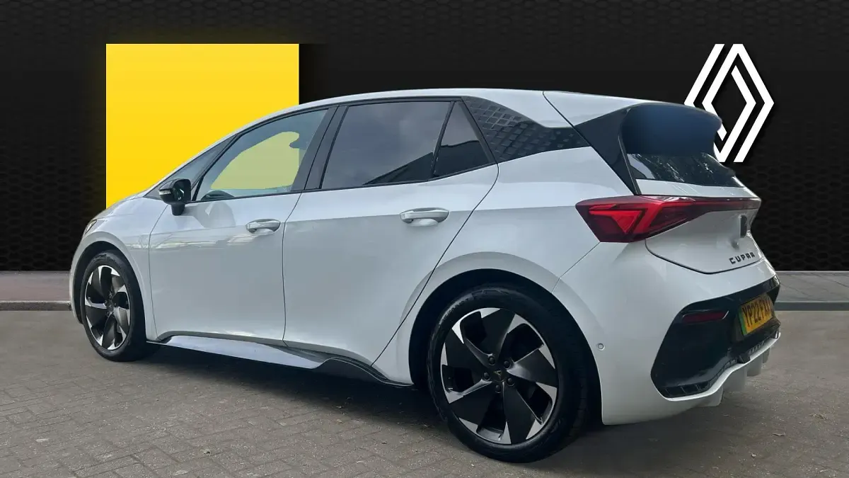 Used Cupra Born e-Boost 169 kW (230 HP) 2022 White Hatchback