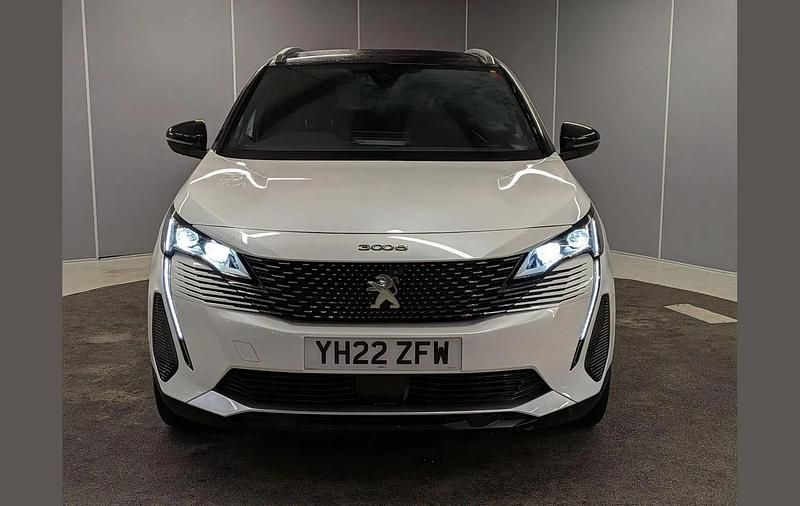 Used Peugeot 3008 Premium 131 HP (96 kW) 2022 White SUV