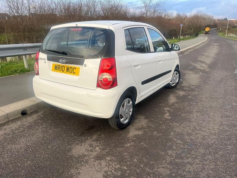 Used Kia Picanto 2010 White Hatchback