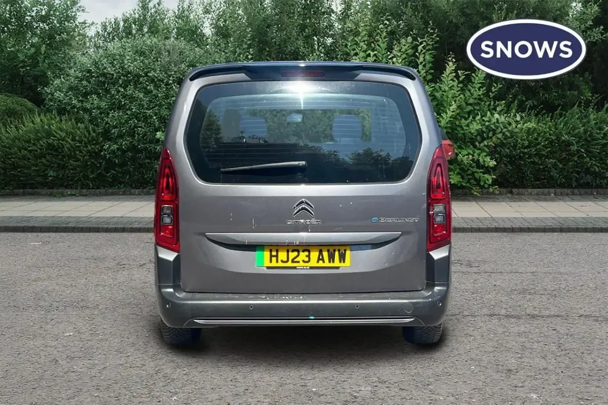 Usado Citroën e-Berlingo Feel 100 kW (136 CV) 2023 Gris Monovolumen