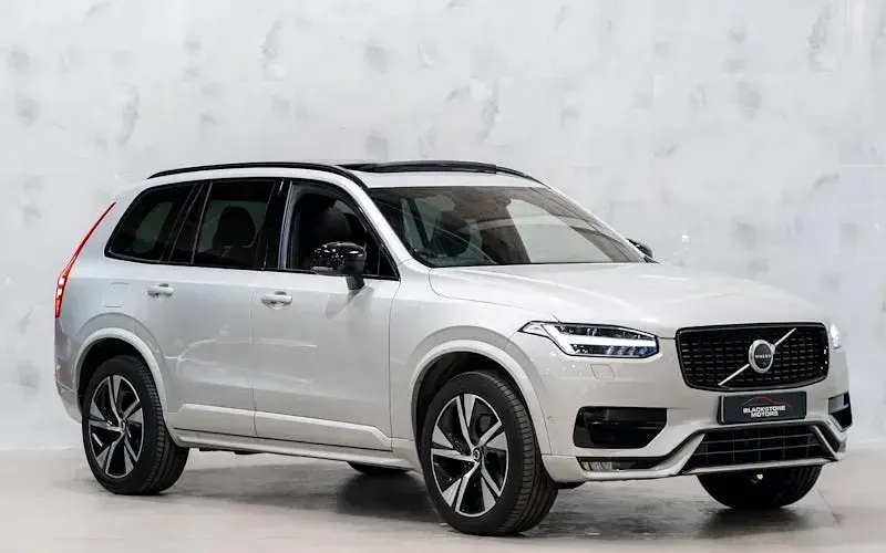 Used Volvo XC90 R-Design 300 HP (220 kW) 2020 SUV