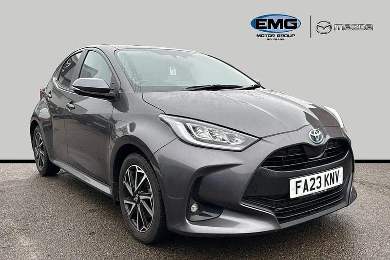 Used Toyota Yaris Design 116 HP (85 kW) 2023 Silver Hatchback