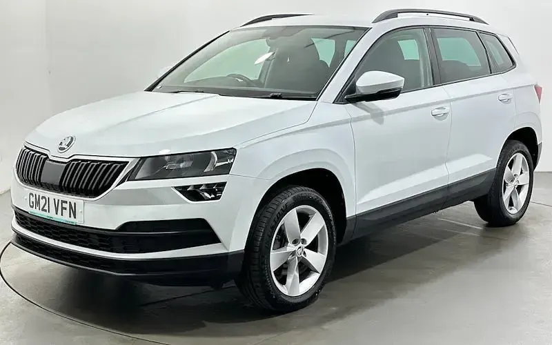 Used Skoda Karoq SE 150 HP (110 kW) 2021 White SUV