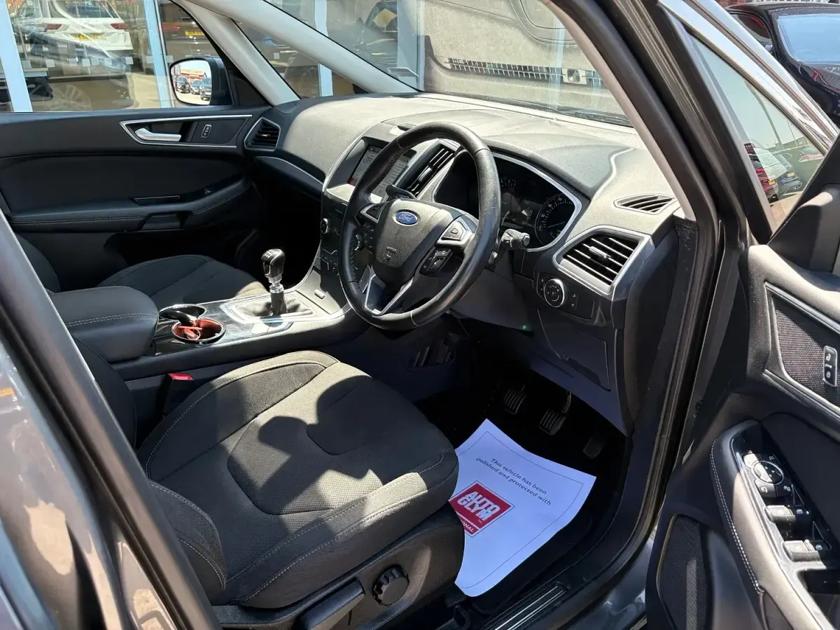 Used Ford S-MAX Titanium 180 HP (132 kW) 2017 Grey MPV