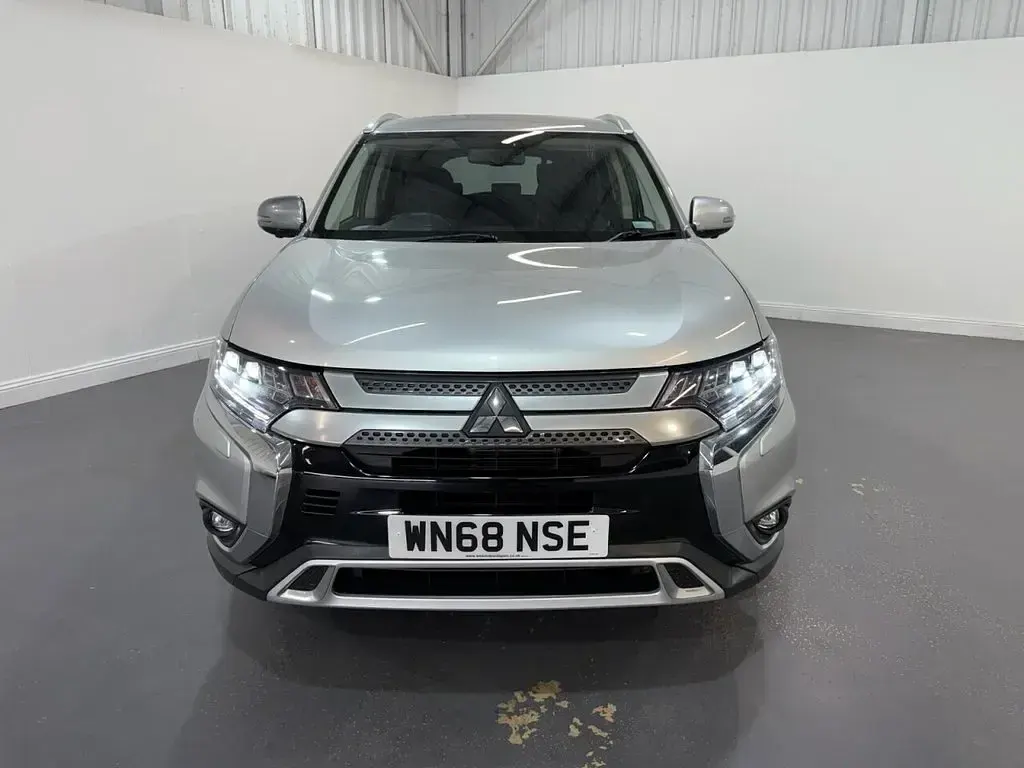 Used Mitsubishi Outlander 150 HP (110 kW) 2018 Silver SUV