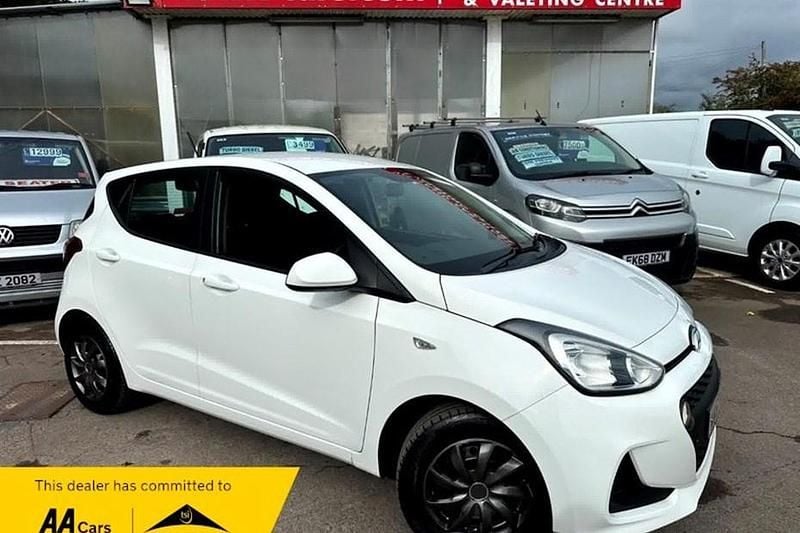 White Used 2017 Hyundai i10 SE Hatchback | £7,999 (Fair price) - Image 1/1