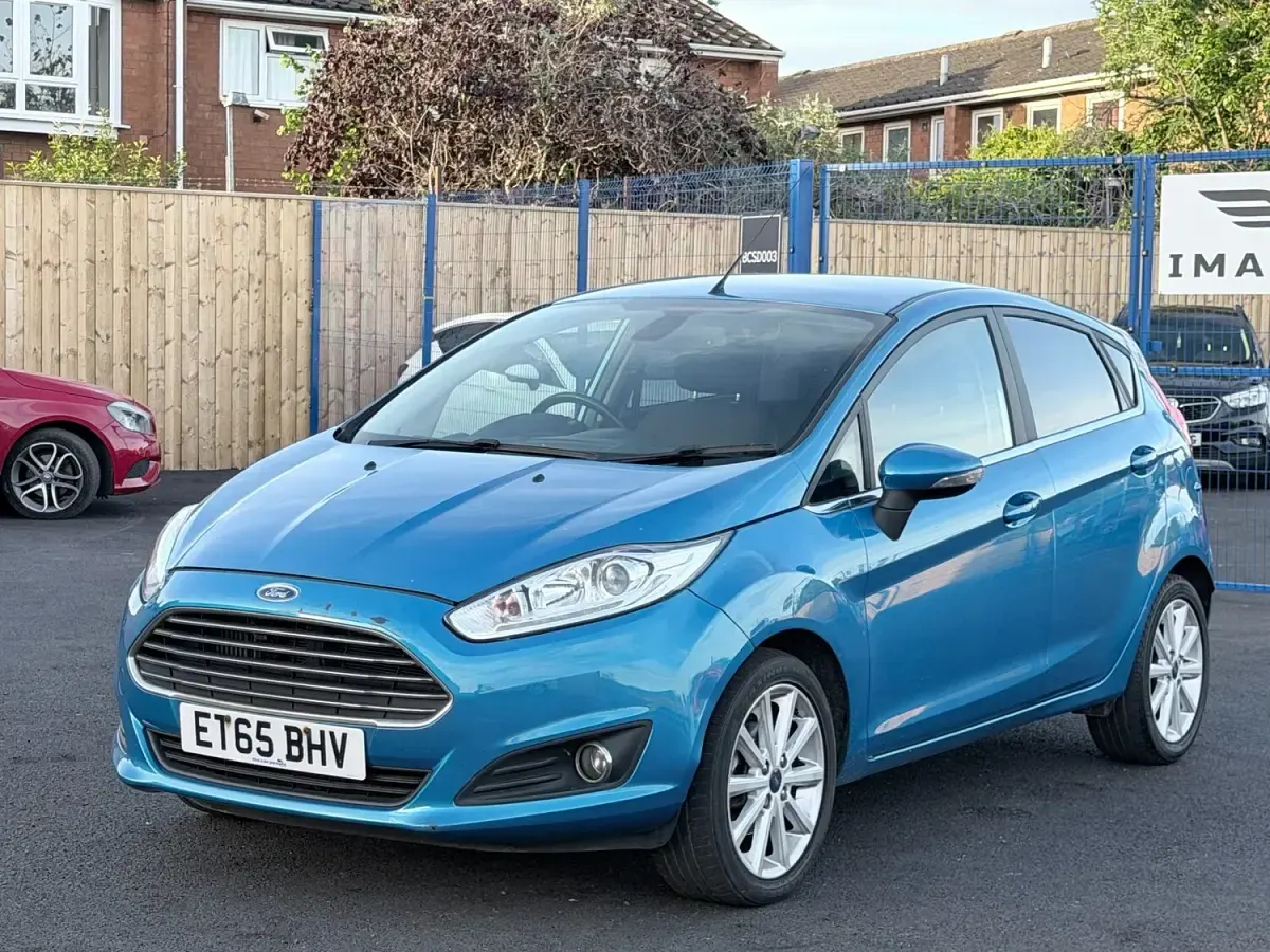Usado Ford Fiesta Titanium 2016 Azul Citadino