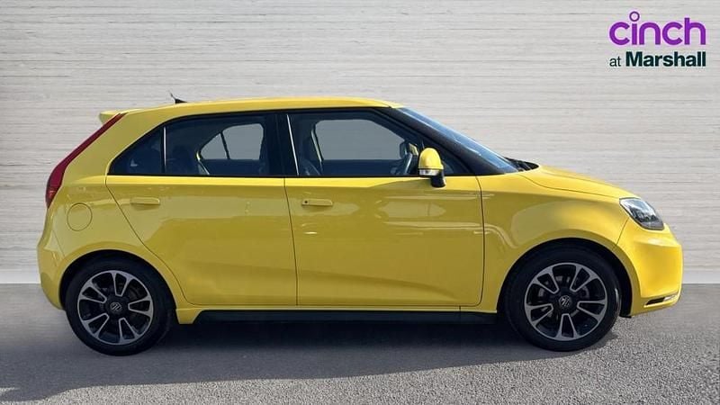 Used MG MG3 106 HP (77 kW) 2017 Yellow Hatchback