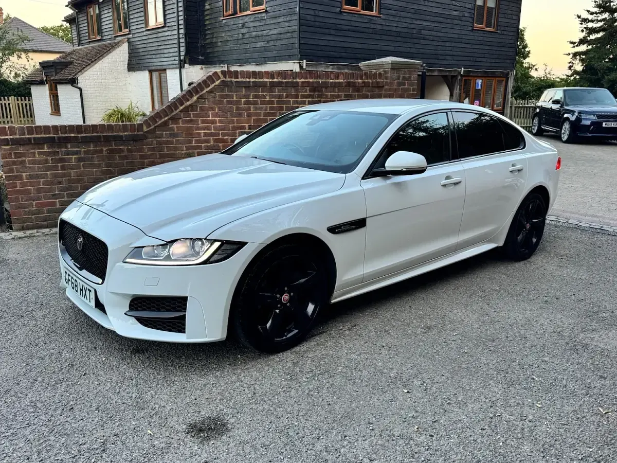 Used Jaguar XF R-Sport 200 HP (147 kW) 2018 White Sedan