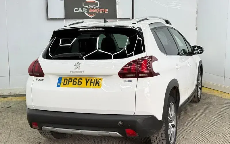 Used Peugeot 2008 Allure 99 HP (72 kW) 2017 White SUV