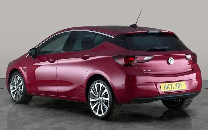 Used Vauxhall Astra Edition 145 HP (106 kW) 2021 Red Hatchback