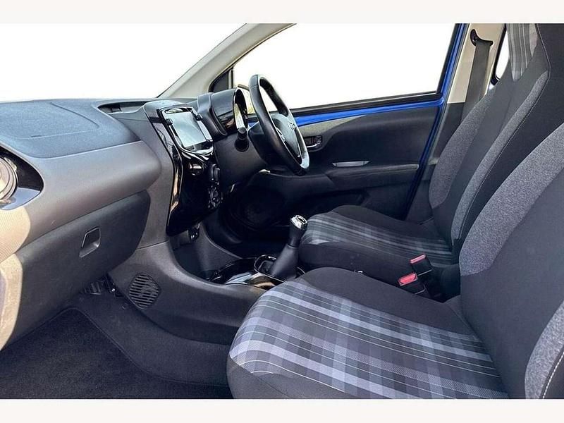 Used Peugeot 108 Allure 72 HP (52 kW) 2019 Blue Hatchback