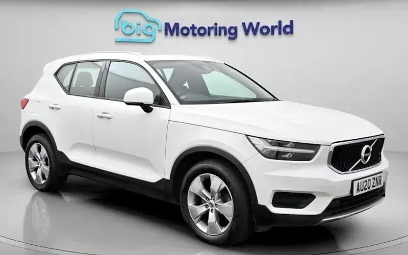 Usado Volvo XC40 Momentum 190 HP (139 kW) 2020 SUV