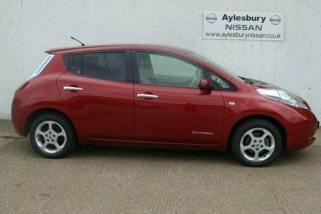 Begagnad Nissan Leaf 80 kW (109 HK) 2011 Halvkombi