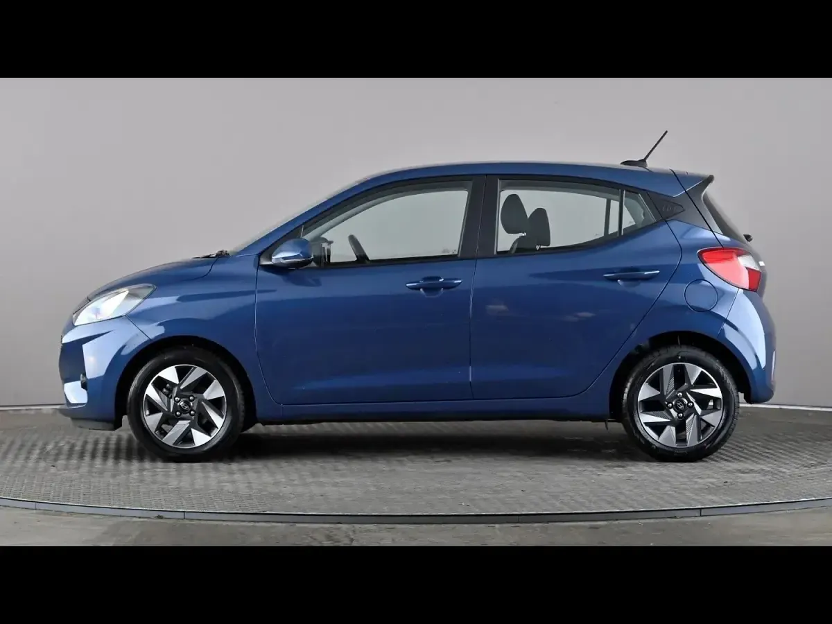 Used Hyundai i10 Advanced 2025 Blue Hatchback