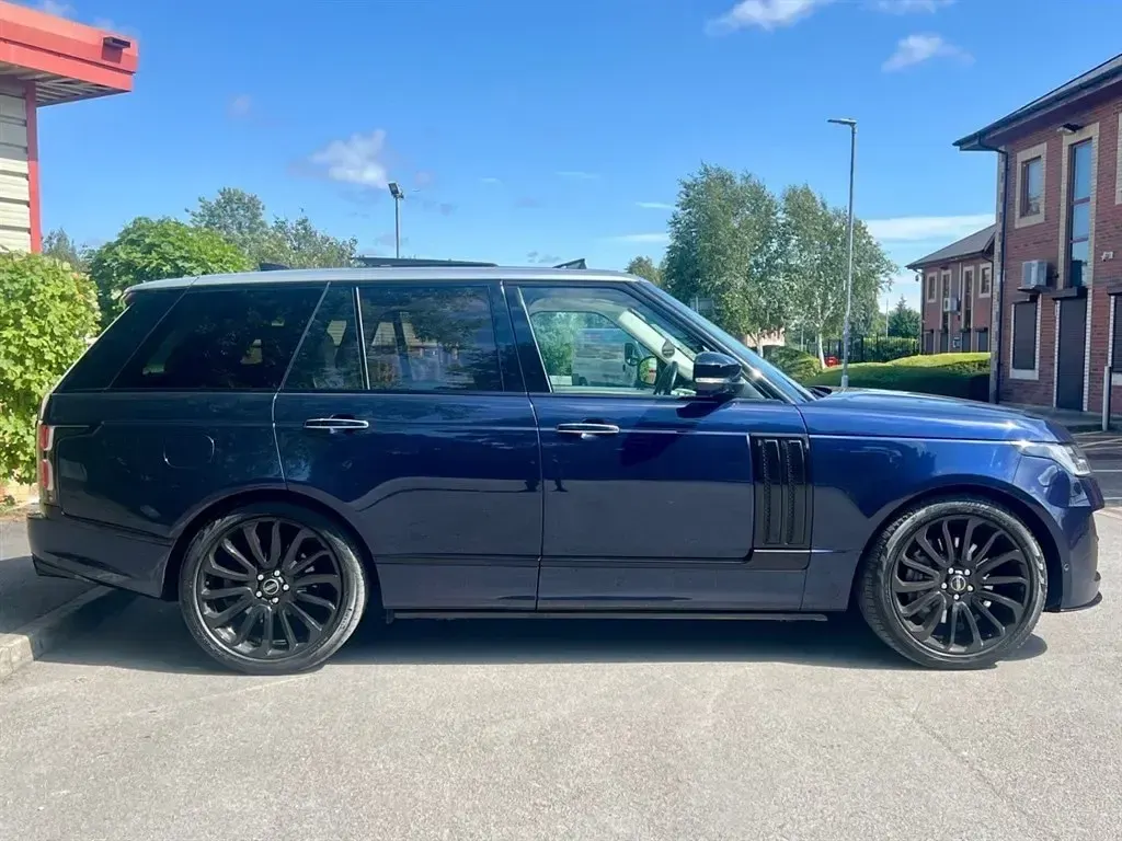 Used Land Rover Range Rover Autobiography 339 HP (249 kW) 2018 Blue SUV