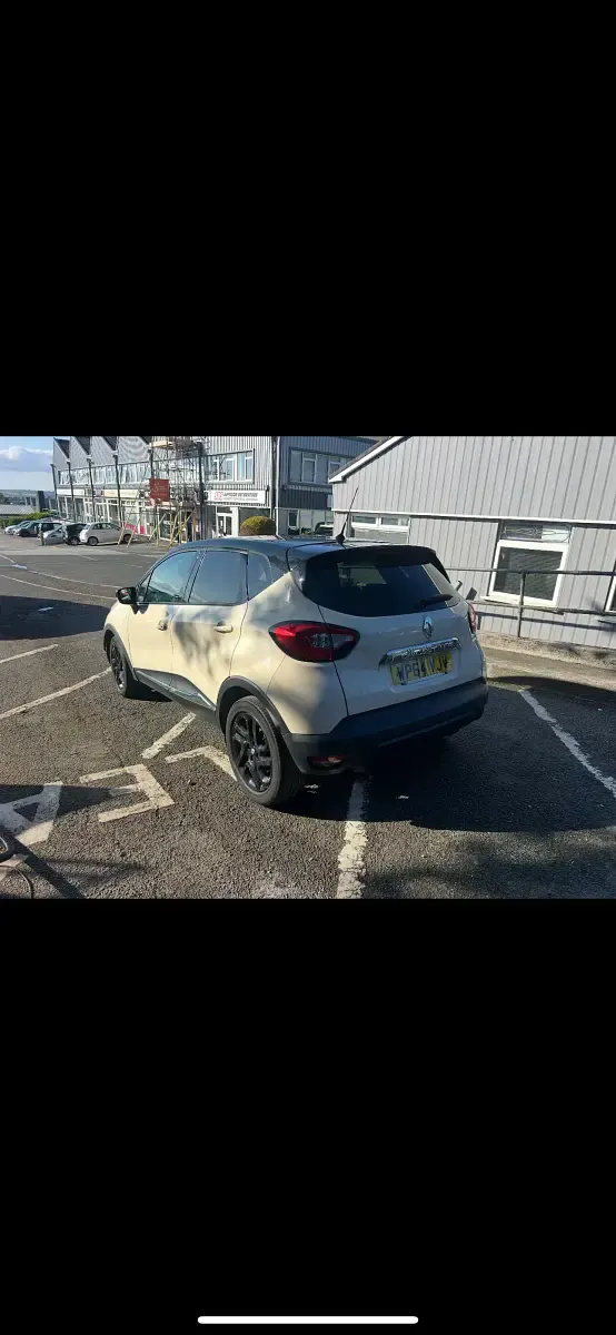 Used Renault Captur Dynamique 90 HP (66 kW) 2014 Cream SUV