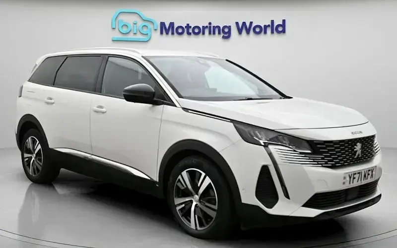 Used Peugeot 5008 Allure Premium 131 HP (96 kW) 2021 SUV