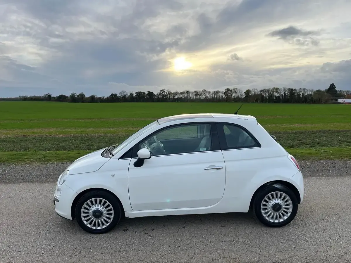 Used Fiat 500 Lounge 68 HP (50 kW) 2012 White Hatchback
