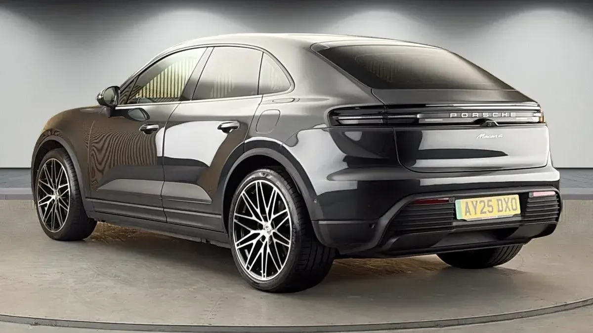 Used Porsche Macan 330 kW (449 HP) 2025 Black SUV