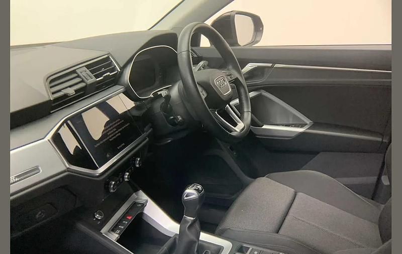 Used Audi Q3 Sport 147 HP (108 kW) 2023 Black SUV