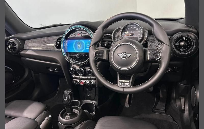 Usado Mini Cooper Cabriolet Exclusive 134 HP (98 kW) 2022 Amarelo Cabrios