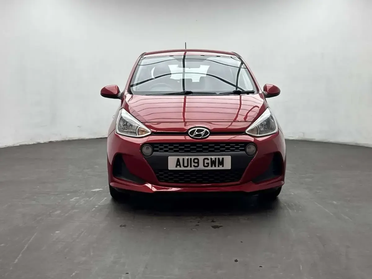 Used Hyundai i10 SE 66 HP (48 kW) 2019 Red Hatchback