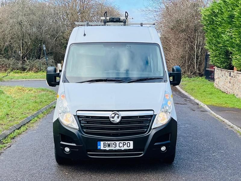 Used Vauxhall Movano 130 HP (95 kW) 2019 White MPV