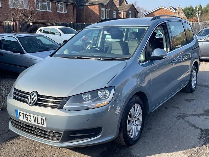 Usado VW Sharan SE 140 HP (102 kW) 2014 Cinzento Monovolume