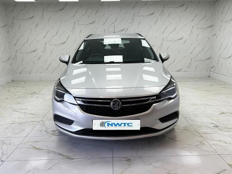 Used Vauxhall Astra Design Edition 2017 Silver Estate