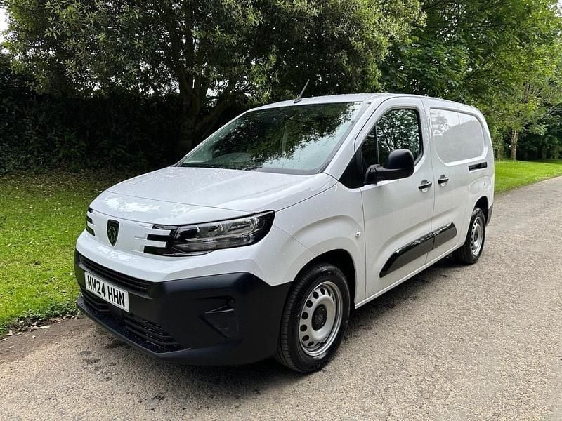 White Used 2024 Peugeot Partner MPV | £15,950 (A bit pricey) - Image 1/4