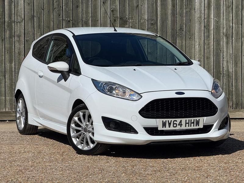 White Used 2014 Ford Fiesta Zetec Hatchback | £3,970 (Fair price) - Image 1/3