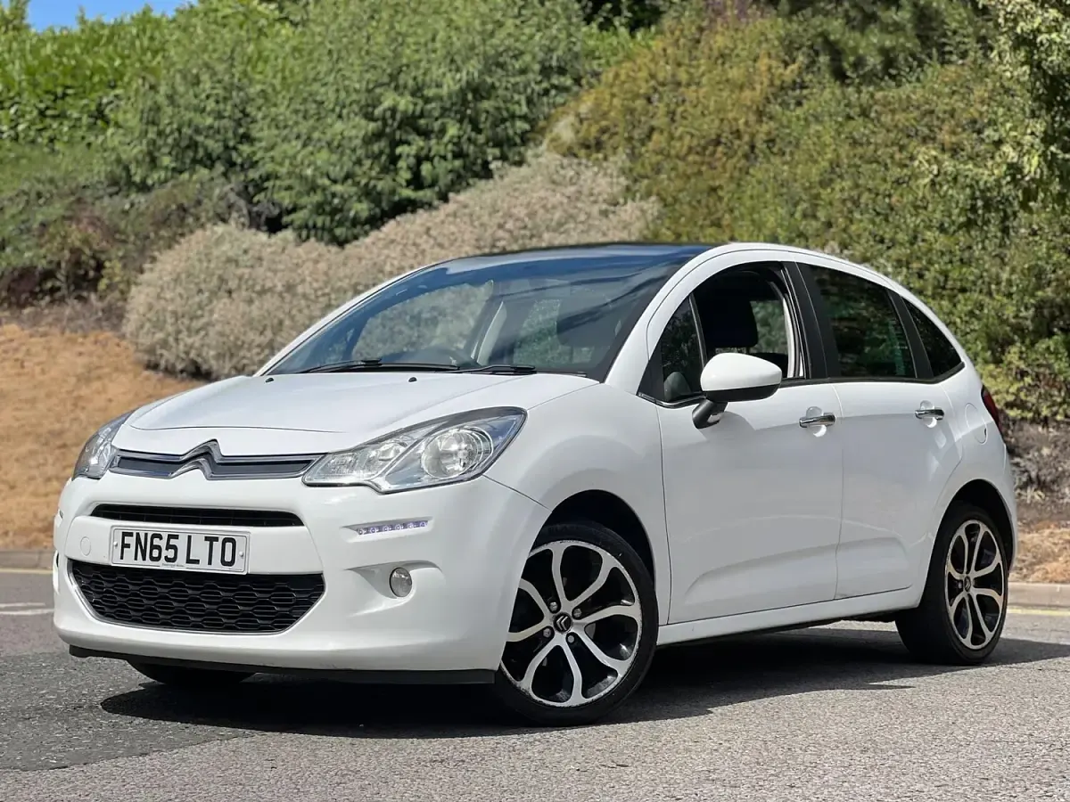 Used Citroën C3 Platinum 82 HP (60 kW) 2016 White Hatchback