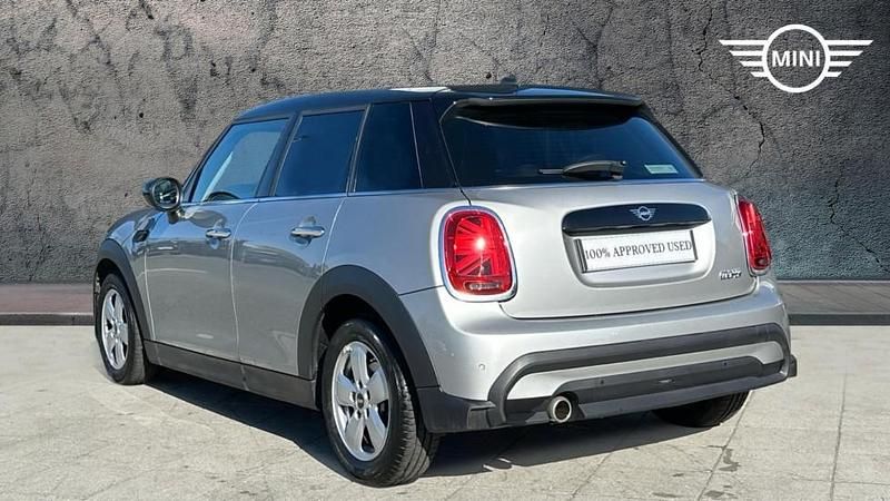 Begagnad Mini Cooper Classic 134 HK (98 kW) 2023 Silver Halvkombi